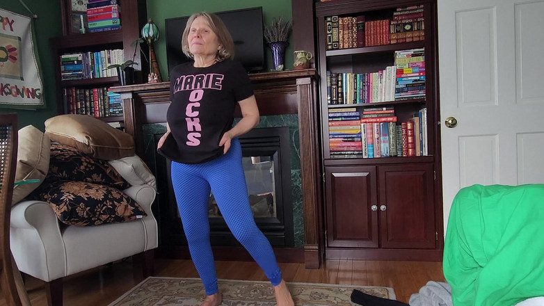 MarieRocks: Uma gilf trocando de roupa