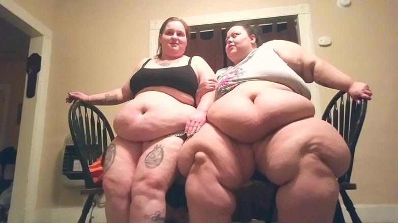 Full Weight Productions: Queen Nora introduces Princess Lizzy to board squashing