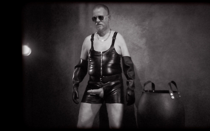 GERMANE_XL: Rubberen kerel 5