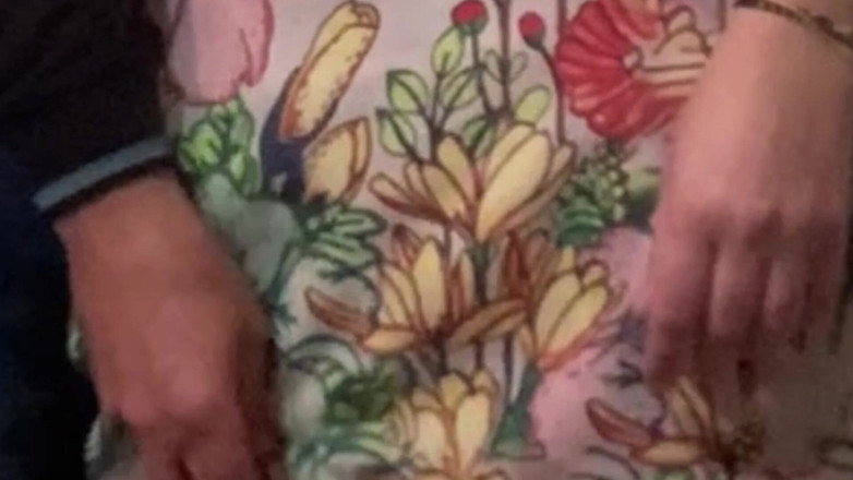 Niki studio: 陌生人challange - 我在地铁里让一个陌生人抚摸我的阴户