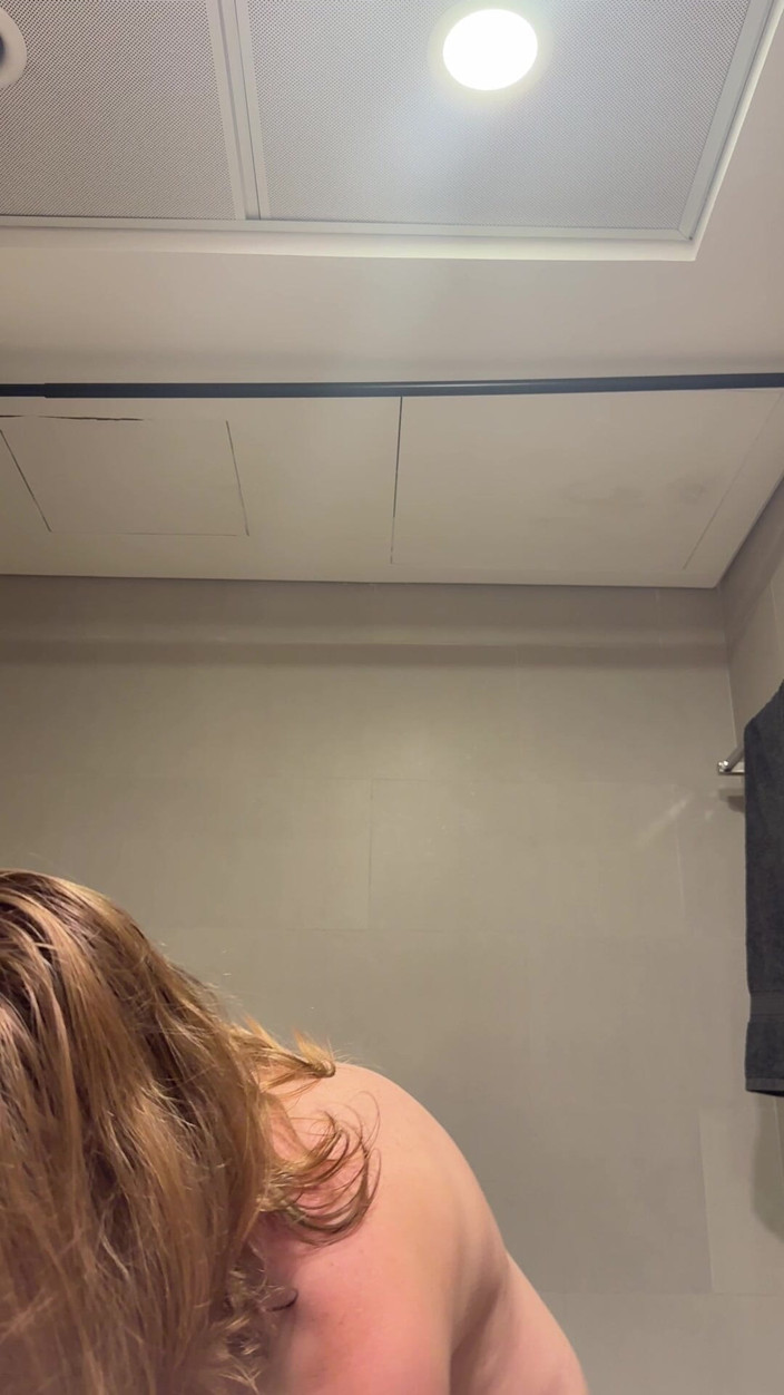 SweetLucy96: Knackpo Und Naturtitten