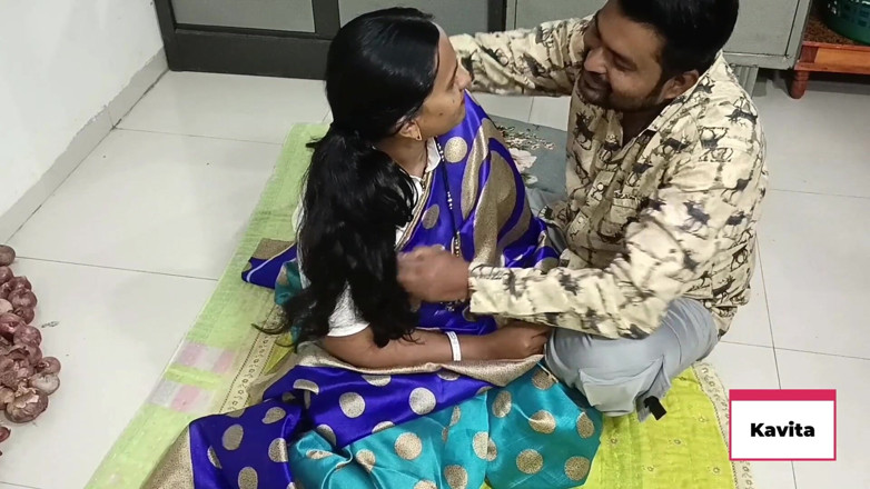 Kavita _zawazawi: India folla en real casero con Tatya en sari, lamiendo...
