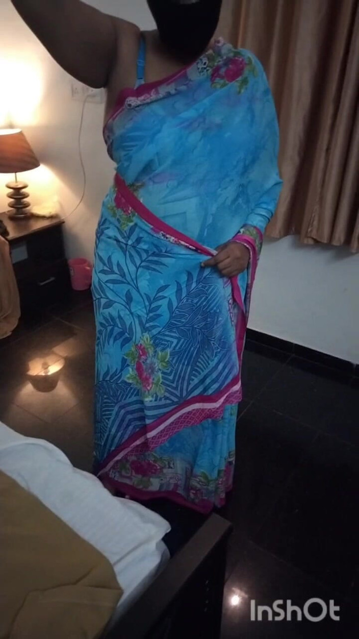 Tamil lesbian: Persediaan Malam Pertama