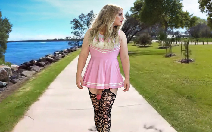 Lucas Nathan King: Roztleskávačka crossdresser se obnažuje