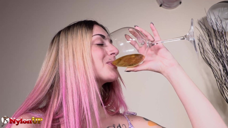 FootFetish Girls With Sex Toys and Nylons: Cute Medusa blonde loves to piss hard
