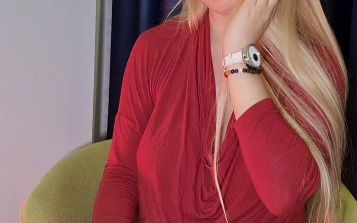 Anna Lynx: 我在裸体时被我的室友抓住了