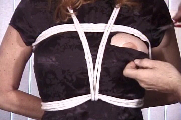 USA Fetish and Hardcore Clips: Heiße MILF lässt ihren meister mit ihren erstaunlichen titten spielen