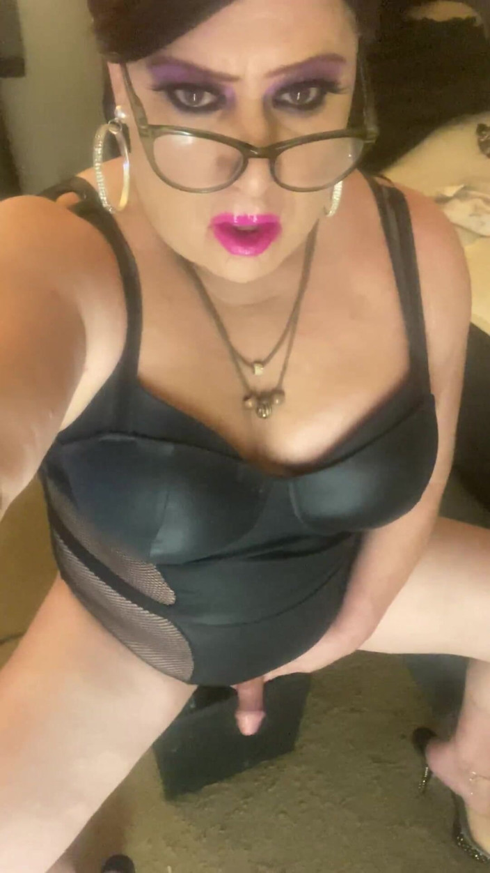 Krissy Sweets: CD Krissy Sweets dalam kasut tumit tinggi seksinya