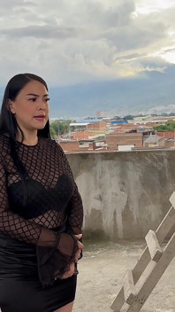 Intenzivní trojka na terase s BBC a dvěma krásnými Latinami