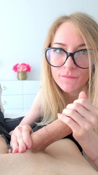 Step Sis Can't Sleep Without Big Cock in Her Ass and Hot Cum