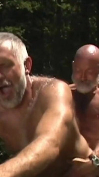 Backwoods Bears: Tom dan Allen