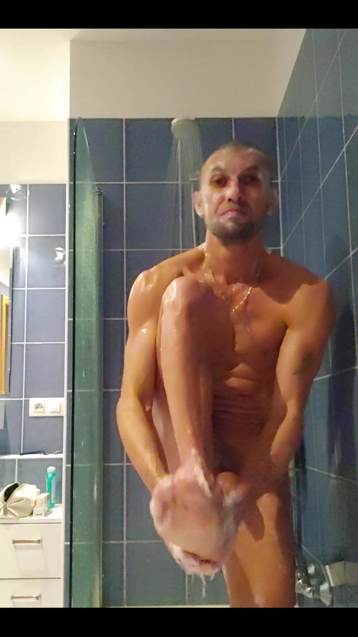 Boy jerking off: Aufwachen und dusche