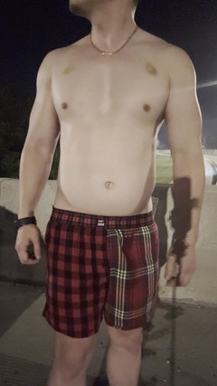 barenakedboy: Uốn cong và khoe hàng