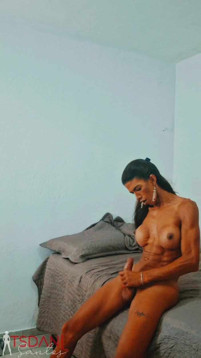 Tsdanisantos1: Co za rozkosz Daniela Santos dużo w jej ustach.