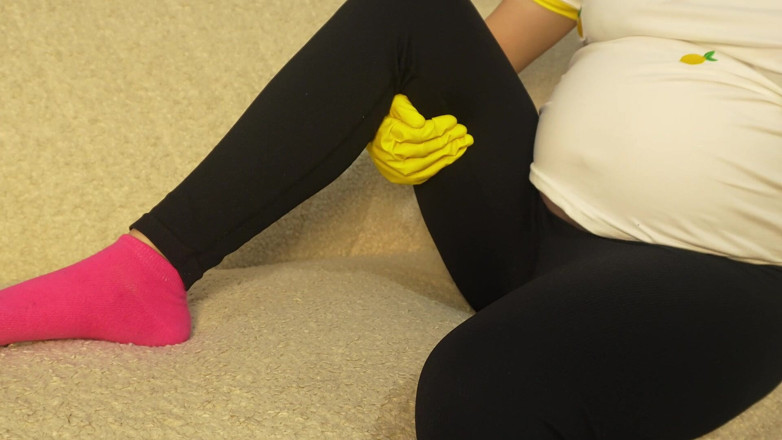 AmayaMori: Giantess Stepsister Humiliates Tiny Stepbrother Giantess Stepsister Has a Yellow...