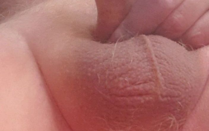 Redhairy4u: 내 작은 자지 글라이딩 오줌