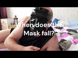 Gay and Hetero Club Pardon: When Will the Mask Fall