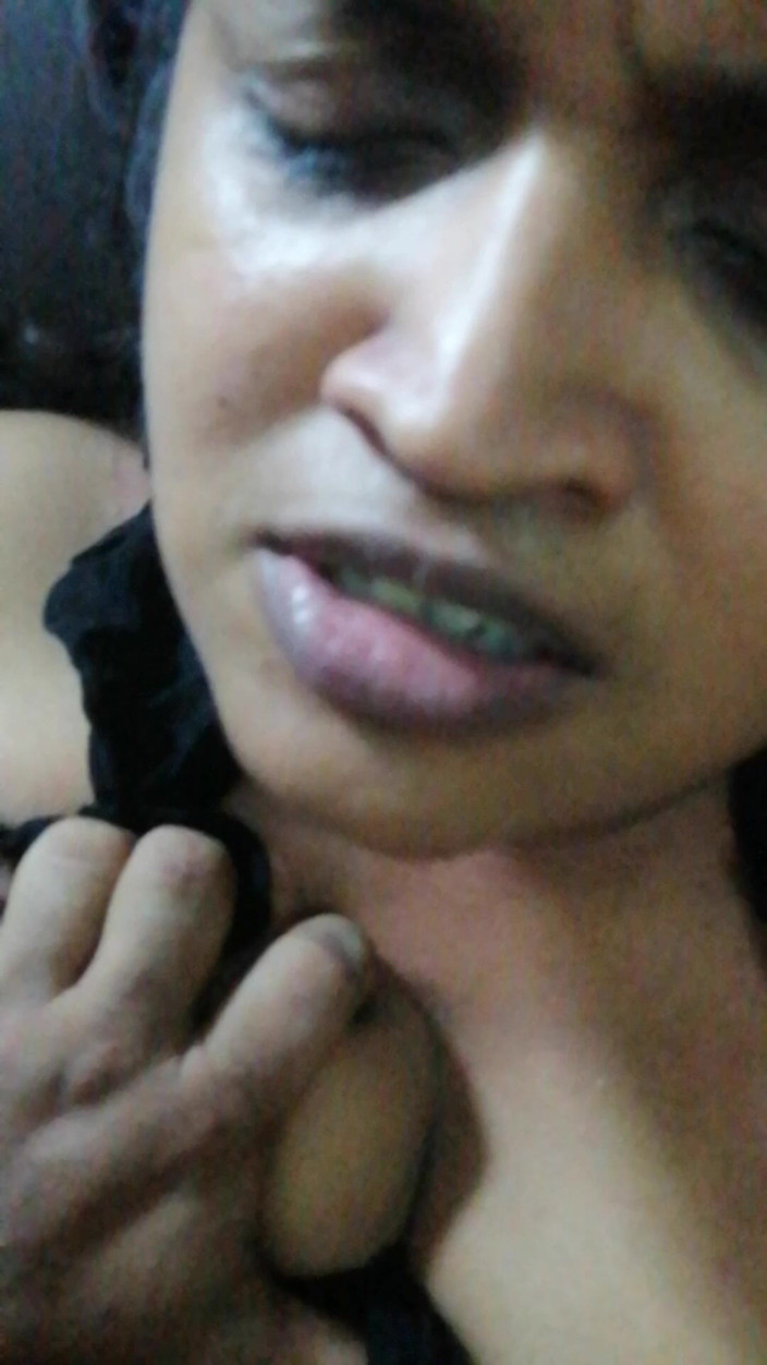 Tina Baby: Impressioni facciali di Desi Bhabhi