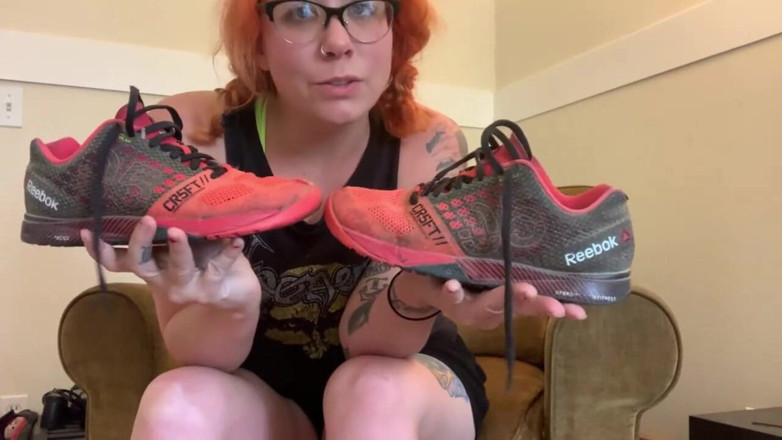 Deanna deadly: Mes chaussures de sport sales et usées