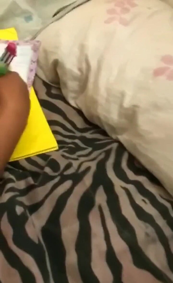 Carla Villalobos: Istri nakal ini lagi asik masturbasi sama kontol besar sampai...