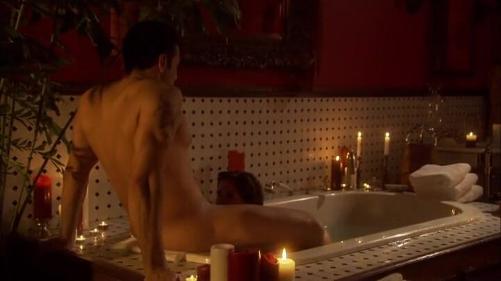 Cryptostudios: Cảnh nóng bỏng và hứng tình trên bồn tắm