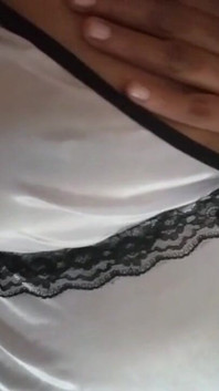 Sri Lankaanse lerares Anne solo in haar kamer