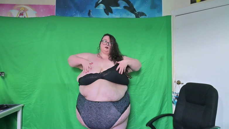 SSBBWLadyBrads: Quitándome la ropa