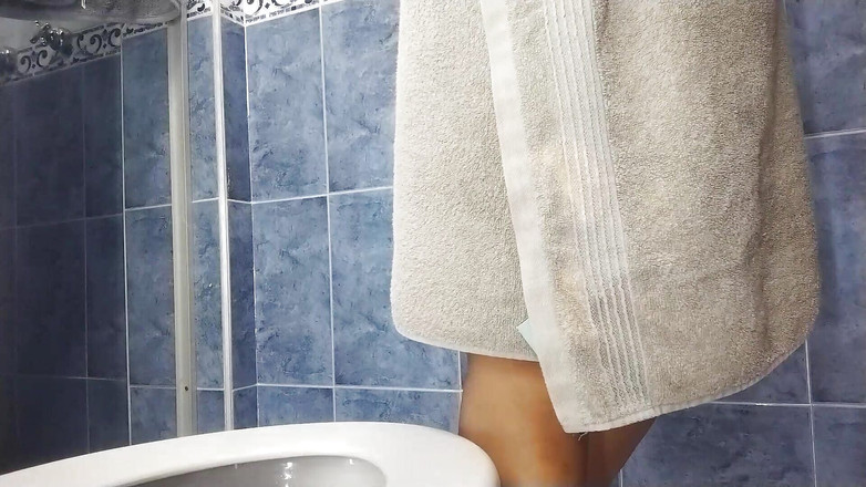 MiaSaintLove: La figliastra si spoglia per il suo amante