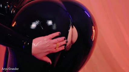 Arya Grander: 乳胶橡胶紧身连衣裤汇编视频由熟女恋物癖模特arya grander