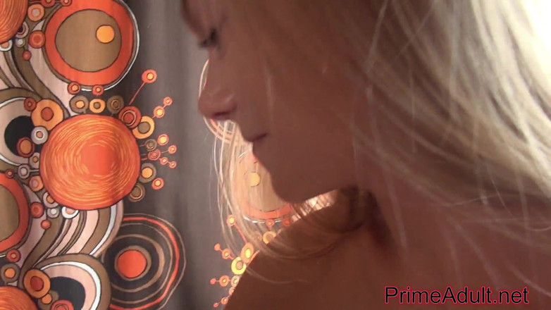 PrimeAdult: 金发少女jane f有一个华丽的性感身体，知道如何