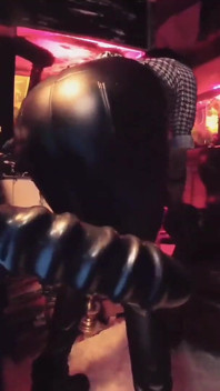 Anální dívka Tiffany Ciskiss Strašidelná Goth děvka v zadku šukání xl dildo