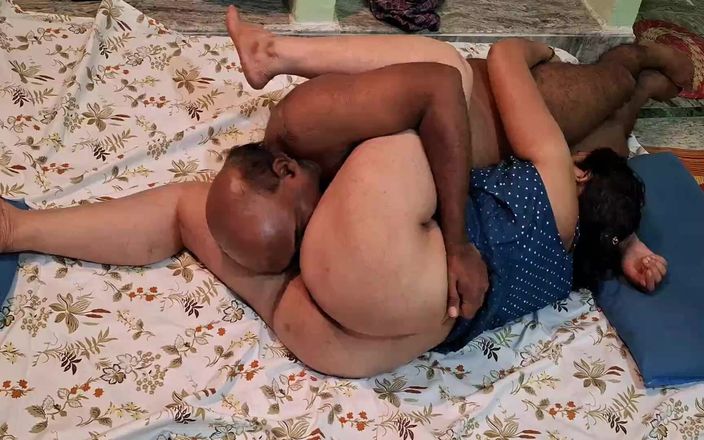 Sexy sindu: Une femme au foyer indienne à forte poitrine baise avec son...