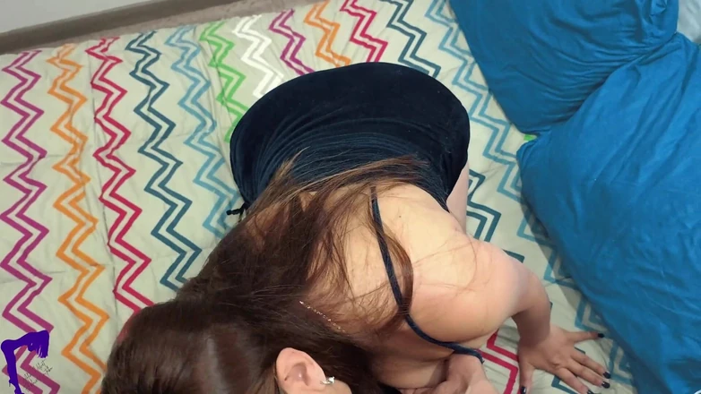 AlinaVelvet: Eu Fodo Minha Vizinha Tesuda Traindo Na Casa Dela E...