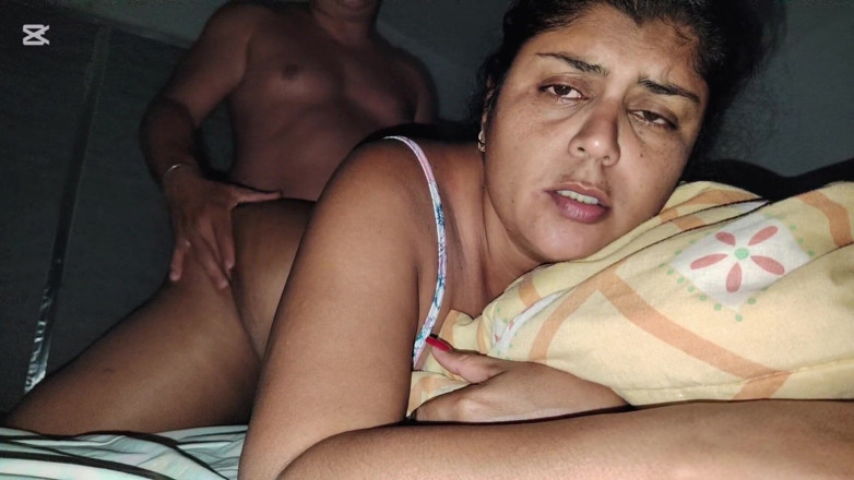 oficialkairadenaly: main bhaartiy sauteli mammi ki bari gand chodta hoon