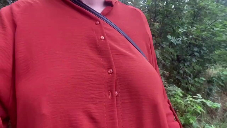 Mary Di: Walking around the city, showing my tits and exposing my...