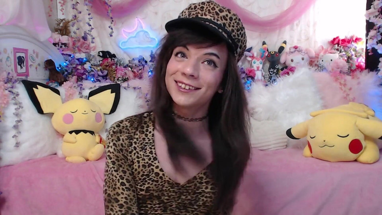 XxHayleeMariexx: Принцесса сисси играет с гигантскими анальными бусинками!