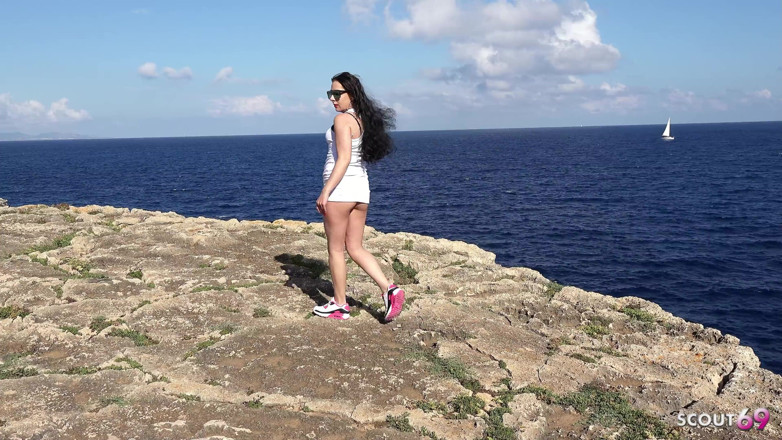 Scout69: Curvilínea cabelo preto grande natural tetas flácidas menina pegar e...