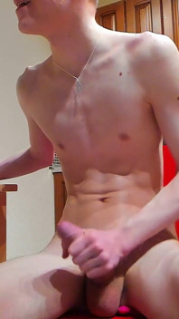 Mladá krásná gay twink šuká vibrátor