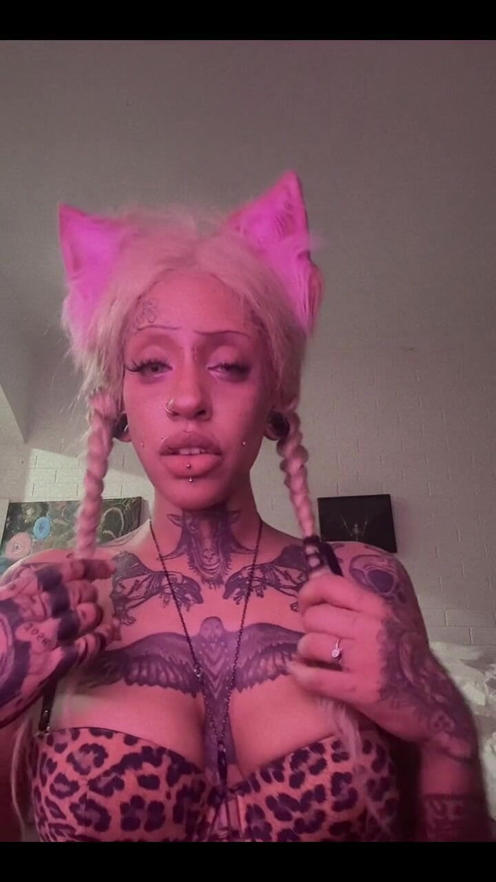 Laikalewduwu: Who Wants More Kitty Girl?