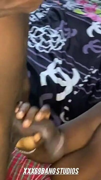 Teman lelaki mengongkek saya untuk Krismas