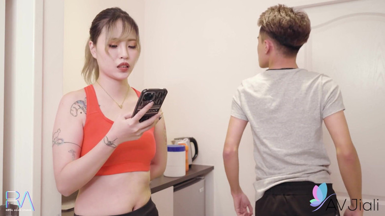 AV Jiali: Personal Trainer Bad Bad Gets Fucked by a Perverted Client