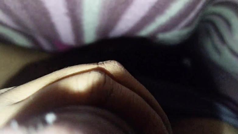 Rachna73: Quando suo marito non è a casa, lei resta con suo...