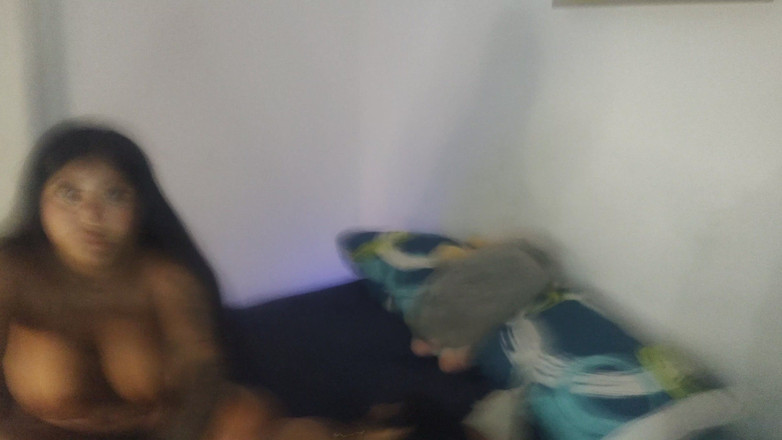 LiL Latin Goddess: Kleine latina bereitet den hintern für stiefvater auf