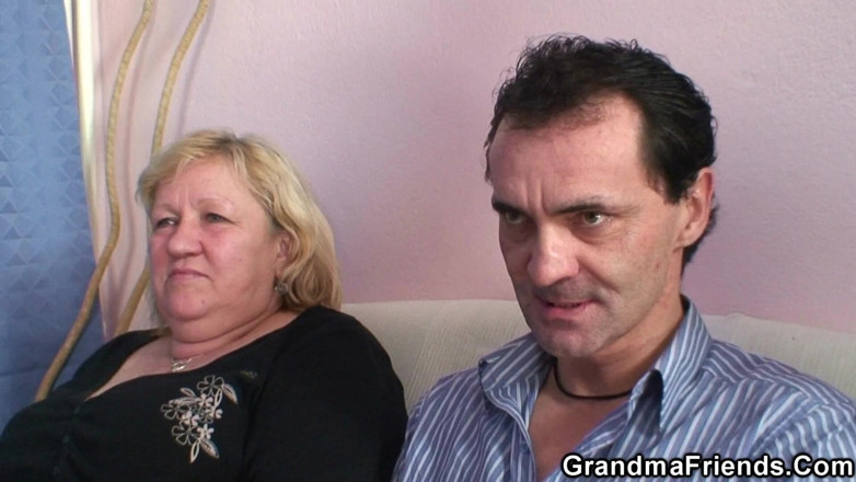 Grandma Friends: Ayudado por el shrink