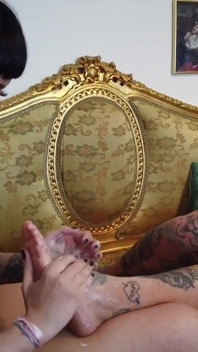 Masaje de pies para mujeres tatuadas 1