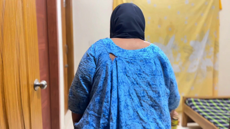 Aria Mia: Ролевая игра: мачеха и пасынок начать ролевая игра с сексом, когда папочки нет дома - фейковые связанные руки и грубый трах