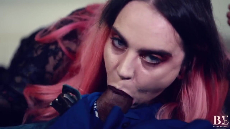 Blush erotica: La moglie troia scopa il marito e lo succhia in...