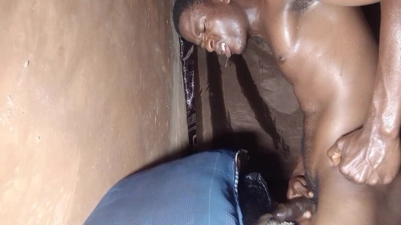 Bangcum8: Stříkání jako muž v sambisa forest room