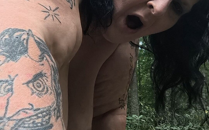 HerculesnVENUS: Nas folhas de outono, ele dobra essa gorda sobre aquela árvore...