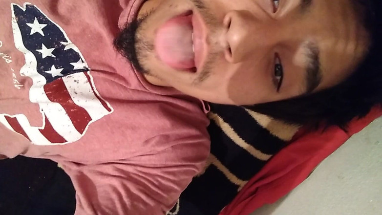 AlexAlejandro13: Orinar en cuarto de baño caliente